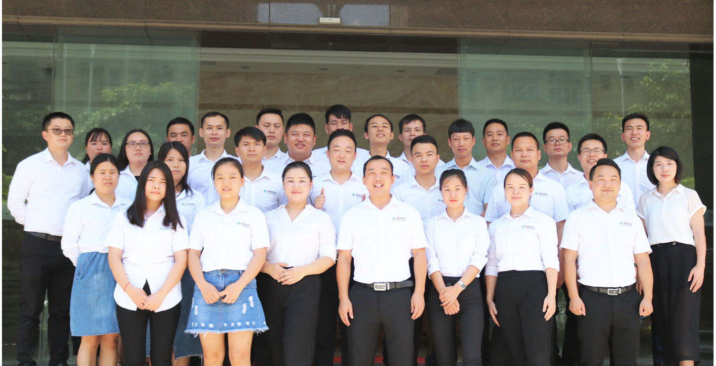 東勝物流員工合影