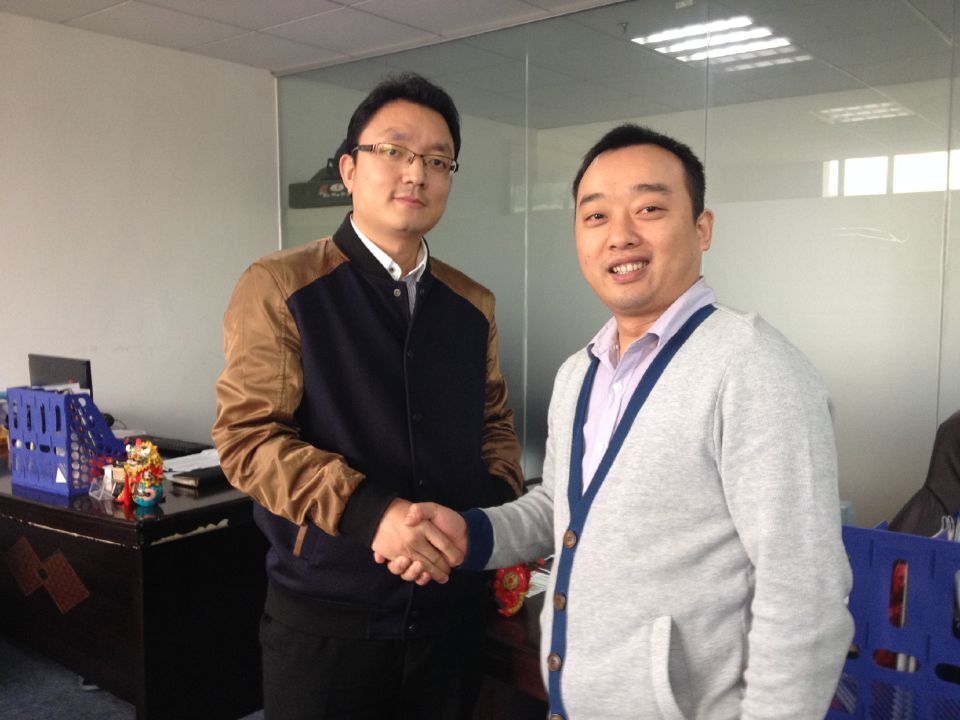 東勝物流，深圳客戶合影留念