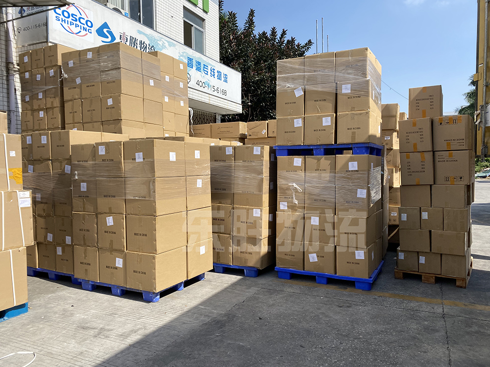 防護(hù)物資出口運(yùn)輸；口罩裝車運(yùn)輸?shù)较愀郯咐龍D